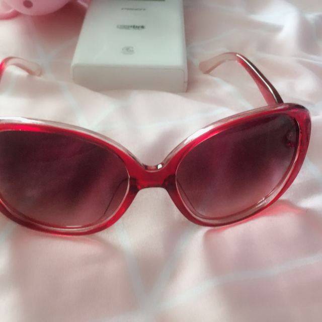 眼镜框前十品牌连衣裙(眼镜框品牌排名价位)-第1张图片