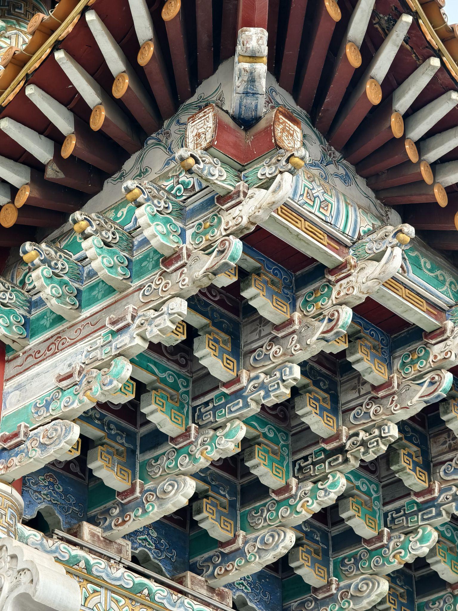 云南昆明旅游必去的景点(云南昆明旅游必去的景点推荐)-第2张图片